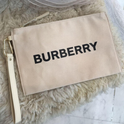 【関税&送料込】Burberry Reversible Pouch In Black Nylon Wit s-l400.jpg