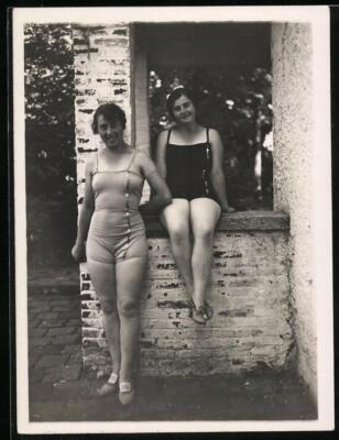 Photography Nude Two Women in Swimsuits & Heels 