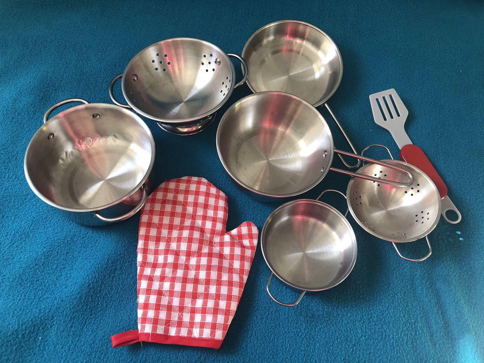 Melissa And Doug Play Kitchen Pots And Pans. + 2 Unmarked Pans Spatula Mitt