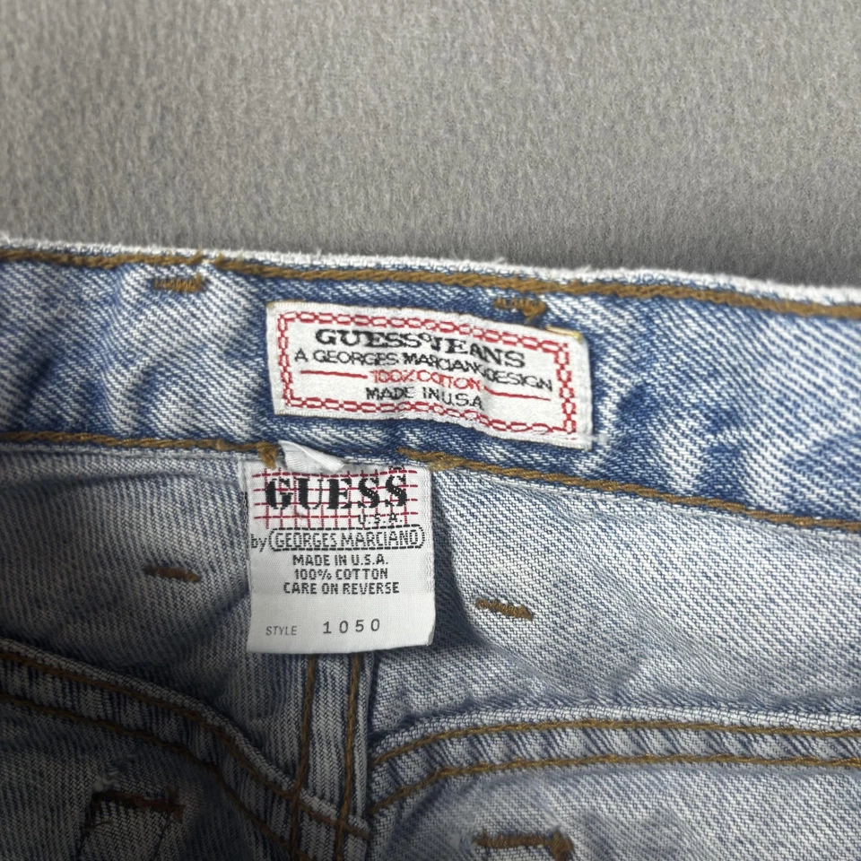 Jeans feminino vintage Guess by Georges Marciano 29 lavagem leve feito nos EUA anos 90 - Imagem 4 de 4