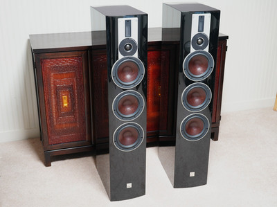 DALI RUBICON 8 Floor standing Loudspeakers Premium Gloss Black Finish Mint