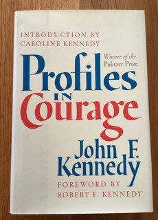 CAROLINE KENNEDY AUTOGRAPHED "PROFILES IN COURAGE" 2003 JFK WINS PULITZER PRIZE