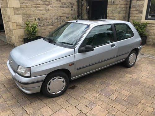 Ranault Clio RT Auto - Picture 1 of 5