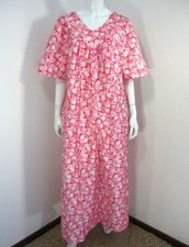 Carriage Court Short Sleeve Vintage Sleepwear Dress size M Pink Floral V Neck