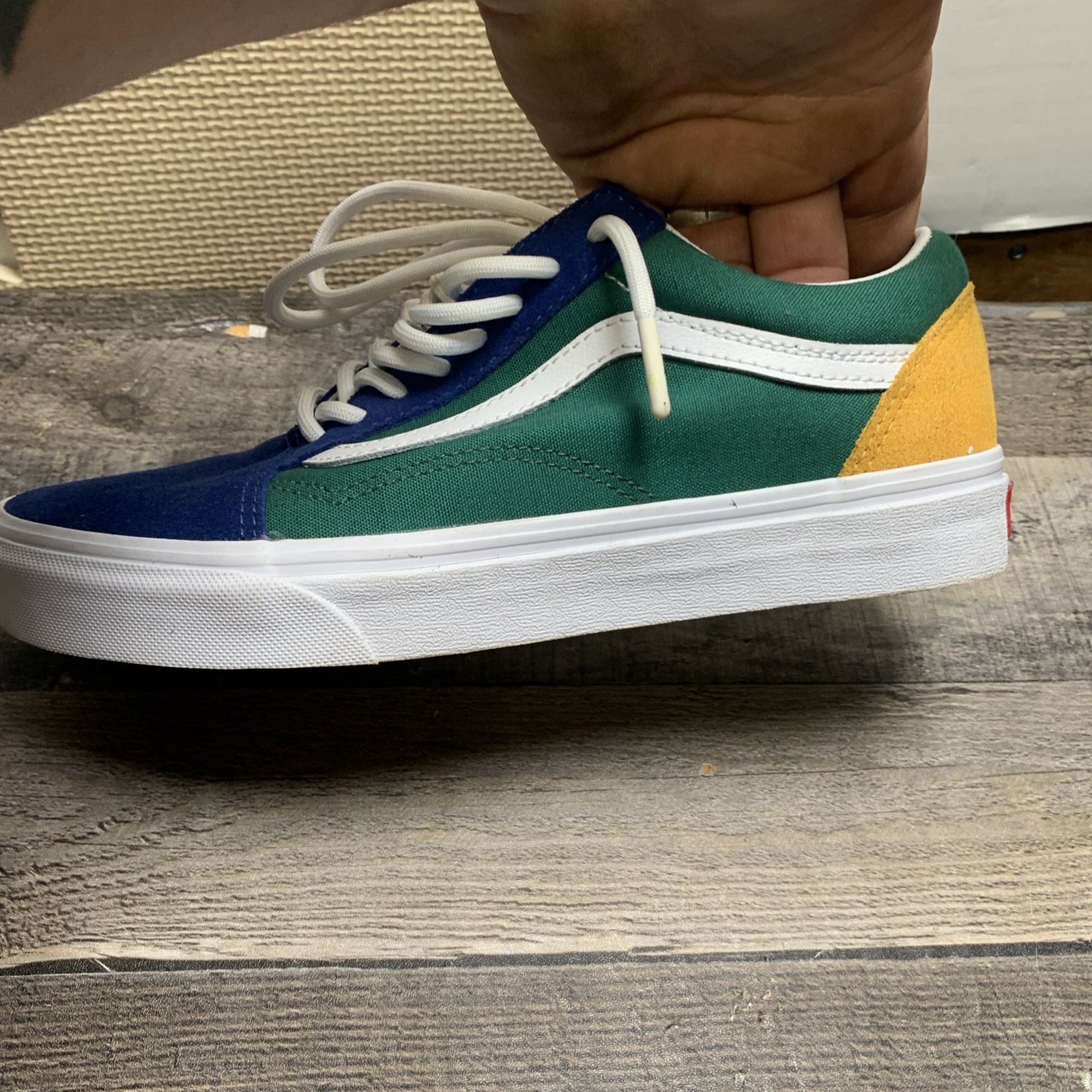Size 7 men/ 8.5 wemon Vans Old Skool Yacht Club Shoes thumbnail 9