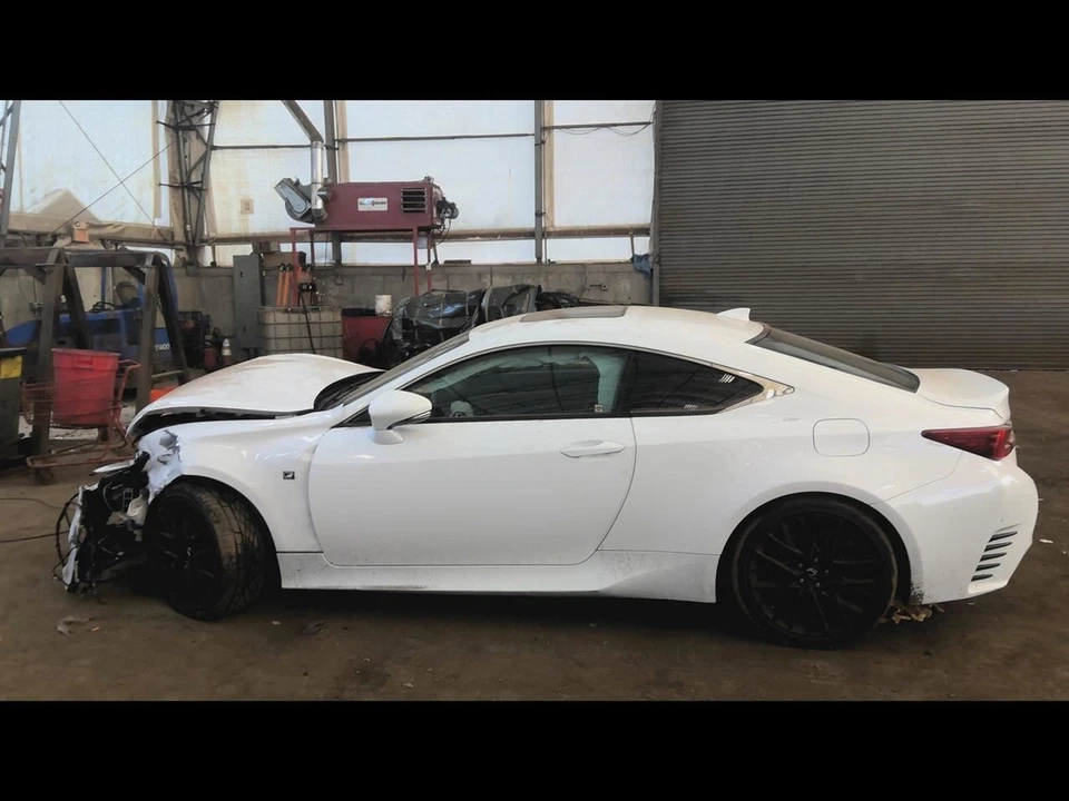 Compressor CA compatível com 16-17 LEXUS IS300 6415968 - Imagem 3 de 4