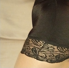 VTG SILKY PANTIES GIRDLE LACE HALF SLIP SHAPER GIRDLE PIN UP S/34"