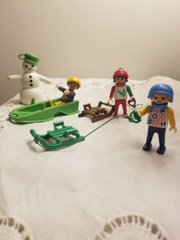 Playmobil 3688 - Family Kids Sledding with Snowman