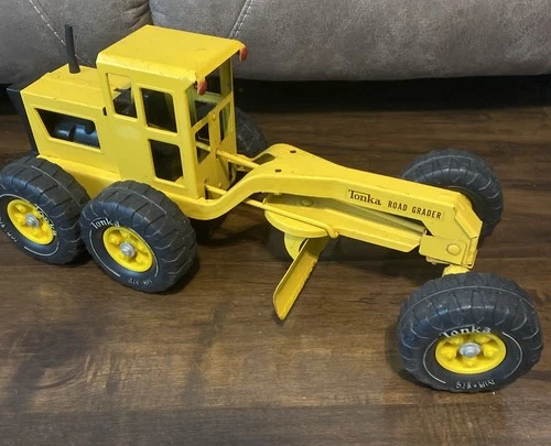 Vintage Tonka Road Grader MR970 On Wheels 1970’s Good Played With Cond. 18”.