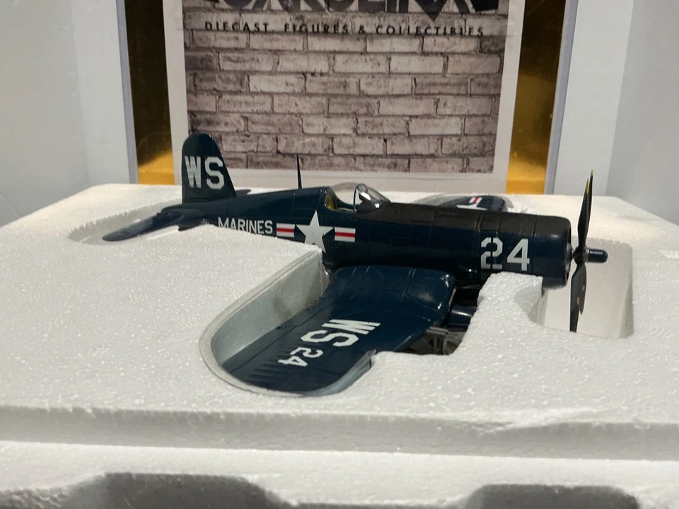 1/48 Franklin Mint COLLECTION ARMOUR F4U CORSAIR US MARINES II ACES PAINT DAMAGE - Image 4 of 4