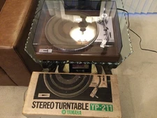 Yamaha YP-211 Turntable,Just About Mint,AT Cart, Orig Box,Serviced,Watch Video!