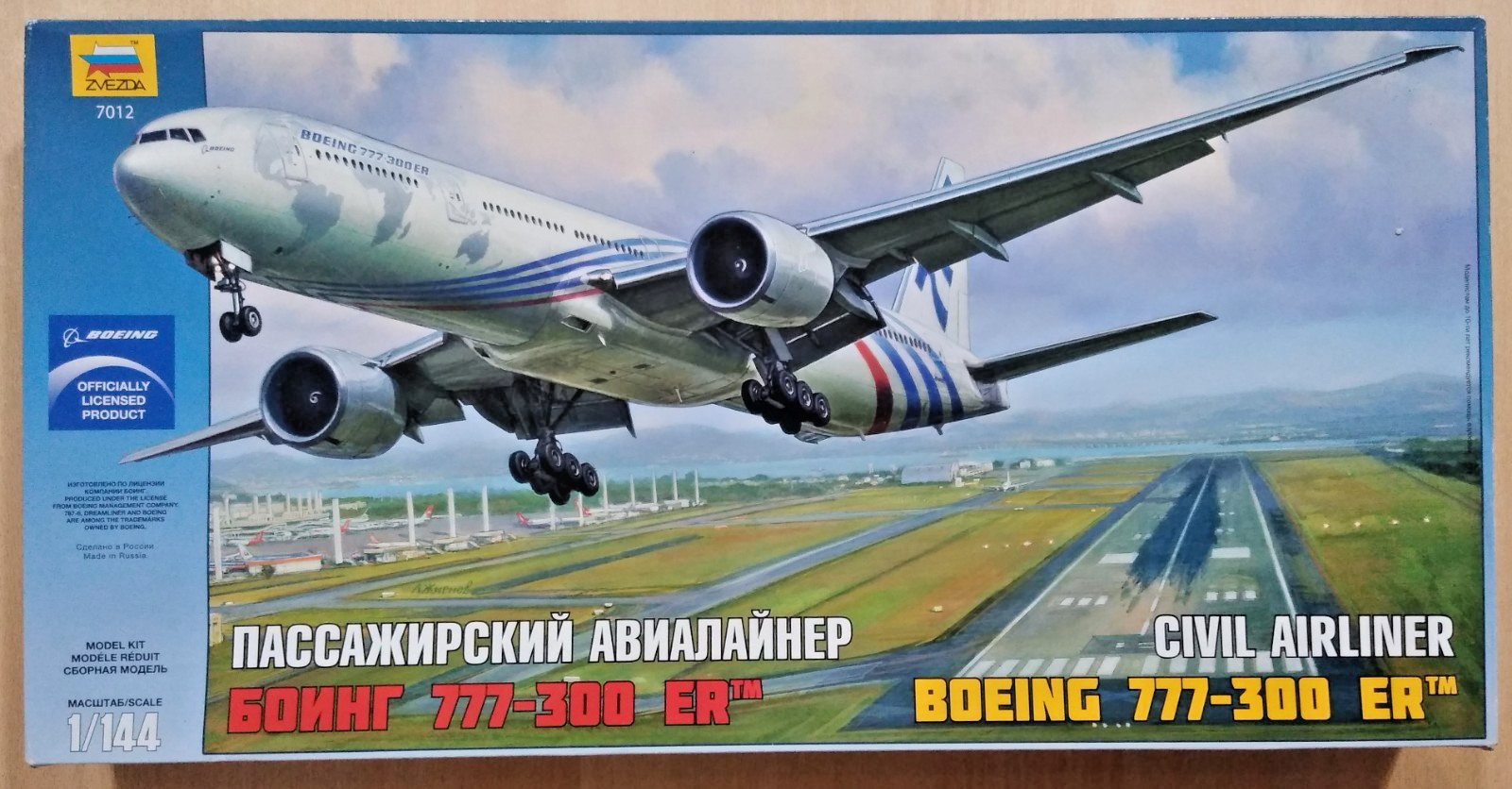 18-7012 ZVEZDA 1:144 Scale BOEING 777-300ER Plastic Model Ki