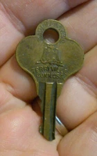 Vintage Old Antique Steamer Trunk Lock Short Eagle Brass Key Terryville A36A222