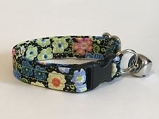 SCANDINAVIAN GARDEN FLOWERS PRINT ADJUSTABLE BREAKAWAY CAT COLLAR