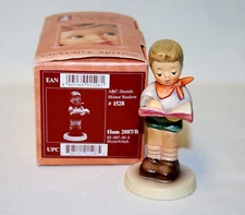 GOEBEL HUMMEL "HONOR STUDENT"  FIGURINE #2087/B - GERMANY (4" TALL) BOX