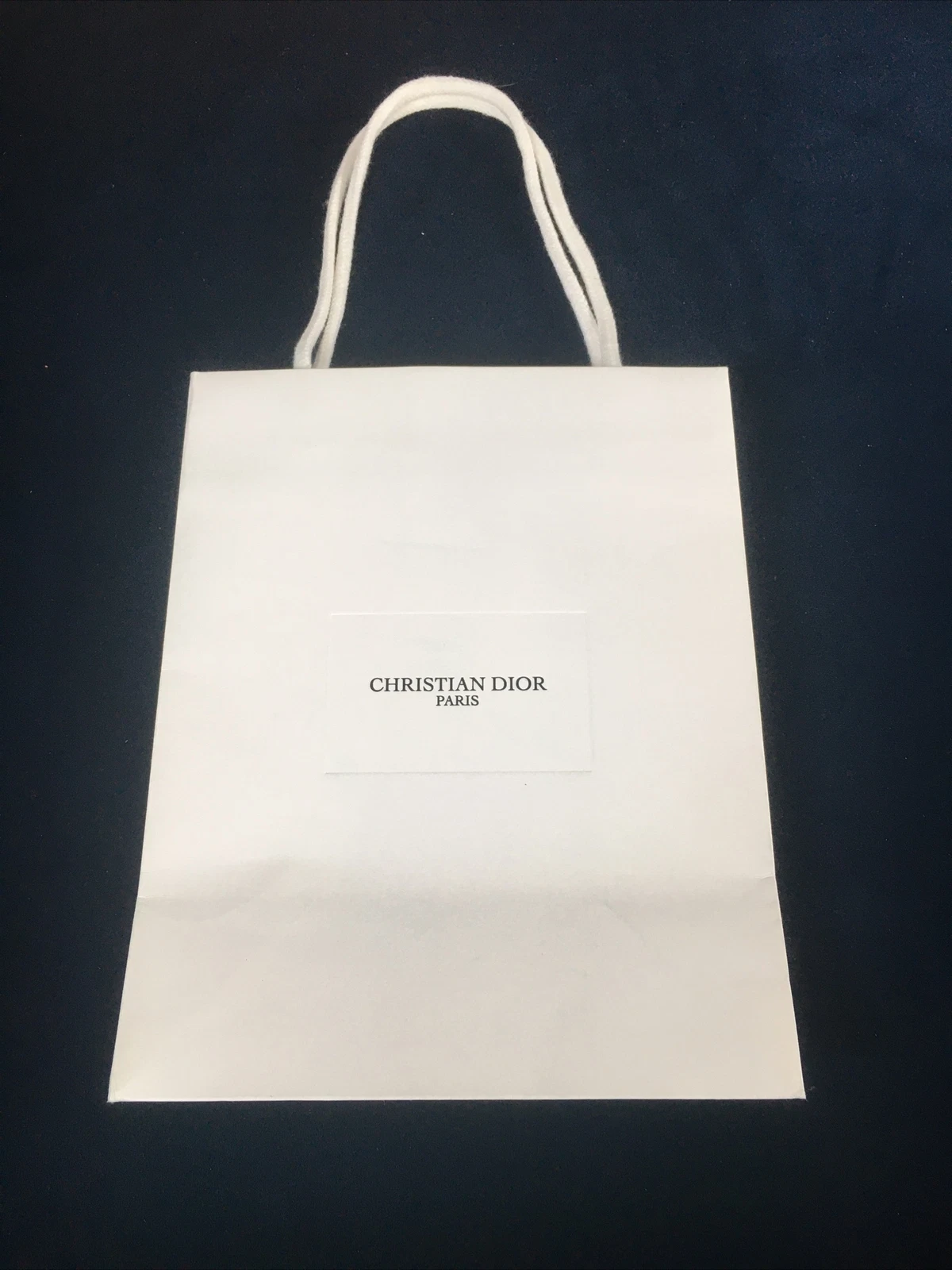 Sac cadeau en papier Christian Dior   Blanc 18 cm X 22,5 cm x 10 cm