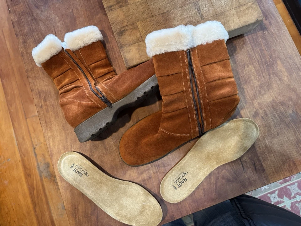 Naot Winter Boots Women’s Size 41 - Image 3 of 4