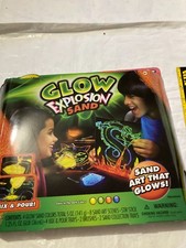 CRAYOLA GLOW EXPLOSION SAND ART THAT GLOWS