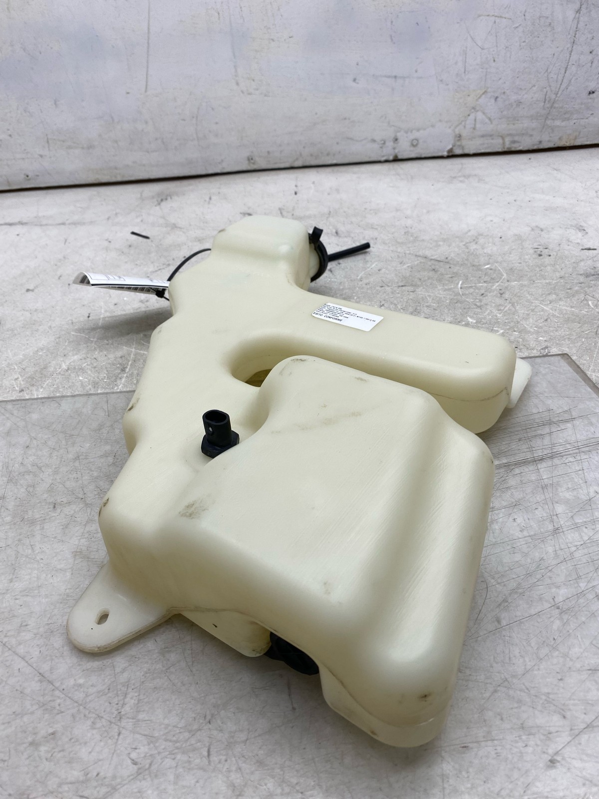 2020-2025 ASTON MARTIN DBX OEM WASHER RESERVOIR TANK BOTTLE MY83-17B612-AB