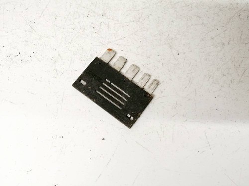 Volvo V70 2002 Fuses 9442190a, Genuine #2138581-04