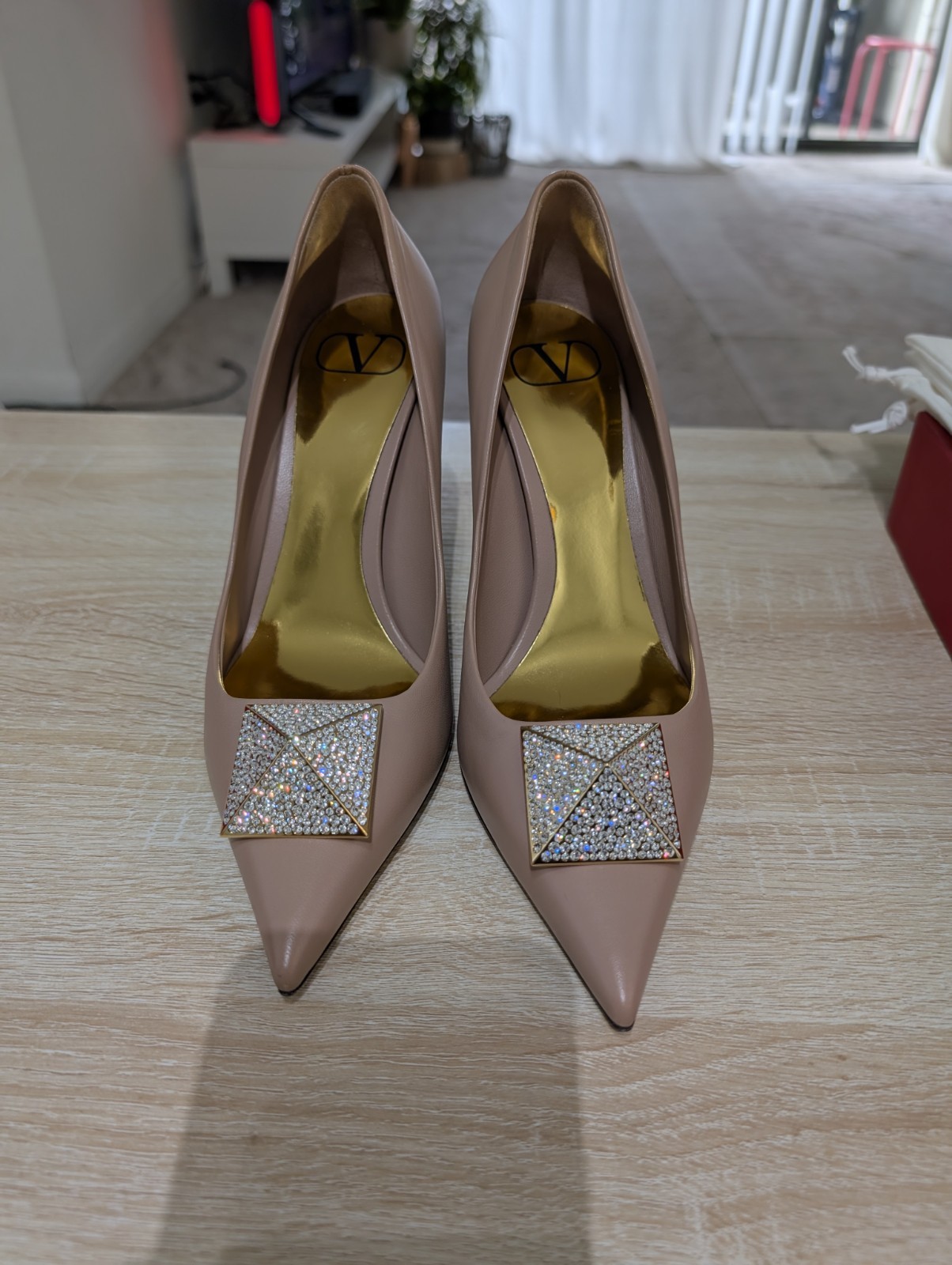 Valentino Garavani One Stud Swarovski Crystal Pumps Rose Cannelle Nude Size 37 thumbnail 2