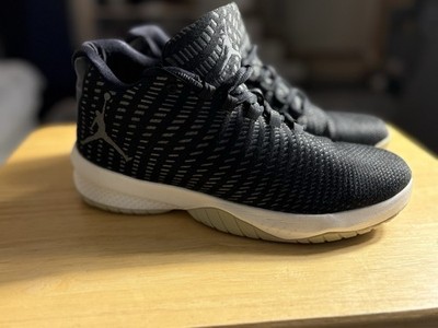 Jordan B. Fly Sneakers Men s Size 10 Black Gray Basketball