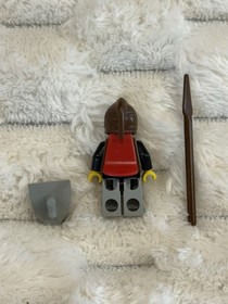 LEGO Wolfpack Renegade Minifigure cas252 Castle 6075 6038 Red Cape Shield Axe