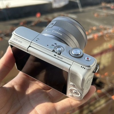 Canon EOS M10 Mirrorless Digital Camera with EF-M 15-45mm Lens
