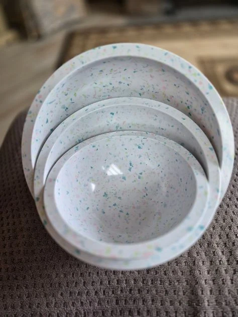 "BUNNY TRAILS" 3PC MELAMINE CONFETTI MOTIF NESTING MIXING BOWLS BY HOLIDAY HOMES
