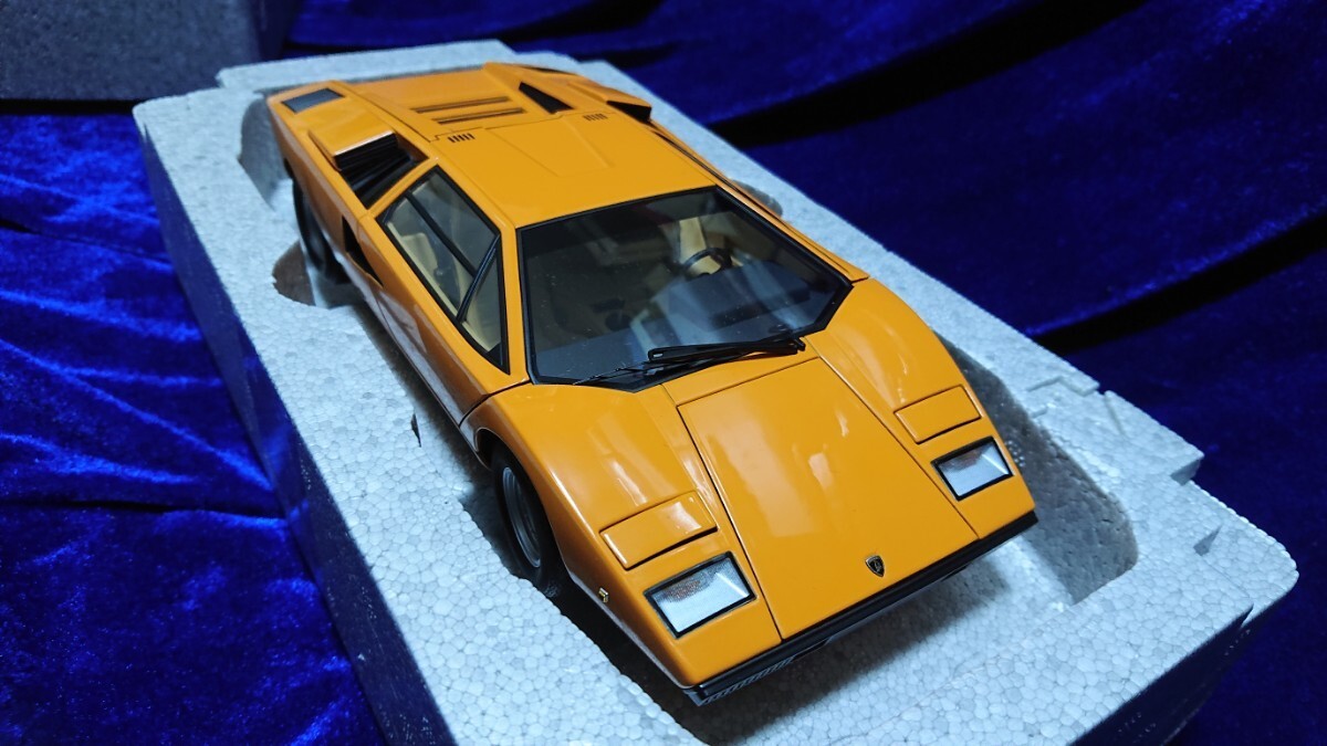 AUTOart Lamborghini Countach LP400 Orange 74647