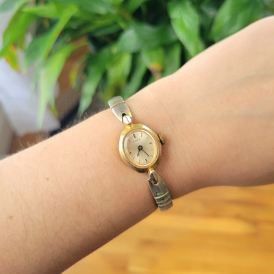 Vintage Timex Dainty Classic Electric Stretch Watch Vintage Timex Dainty Classic Electric Stretch Watch - Etsy main image 3