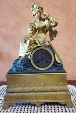 Orologio Parigina francese 800 bronzo dorato dama seduta con liuto