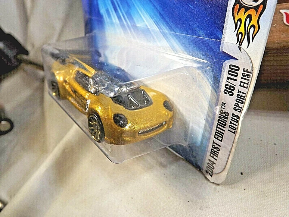 2004 Hot Wheels #36 First Editions 36/100 LOTUS SPORT ELISE Gold w/Gold 10 Spoke - Image 4 of 4