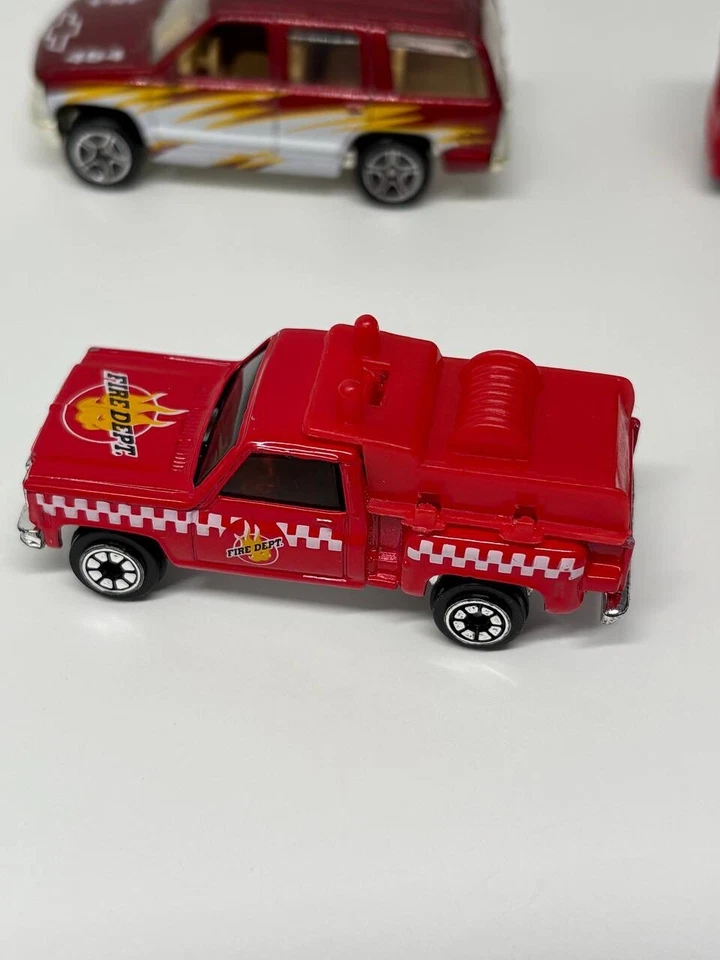 Lot of 5 Diecast Cars – Matchbox Fire Truck, Dodge, London Bus & More - Image 4 of 4