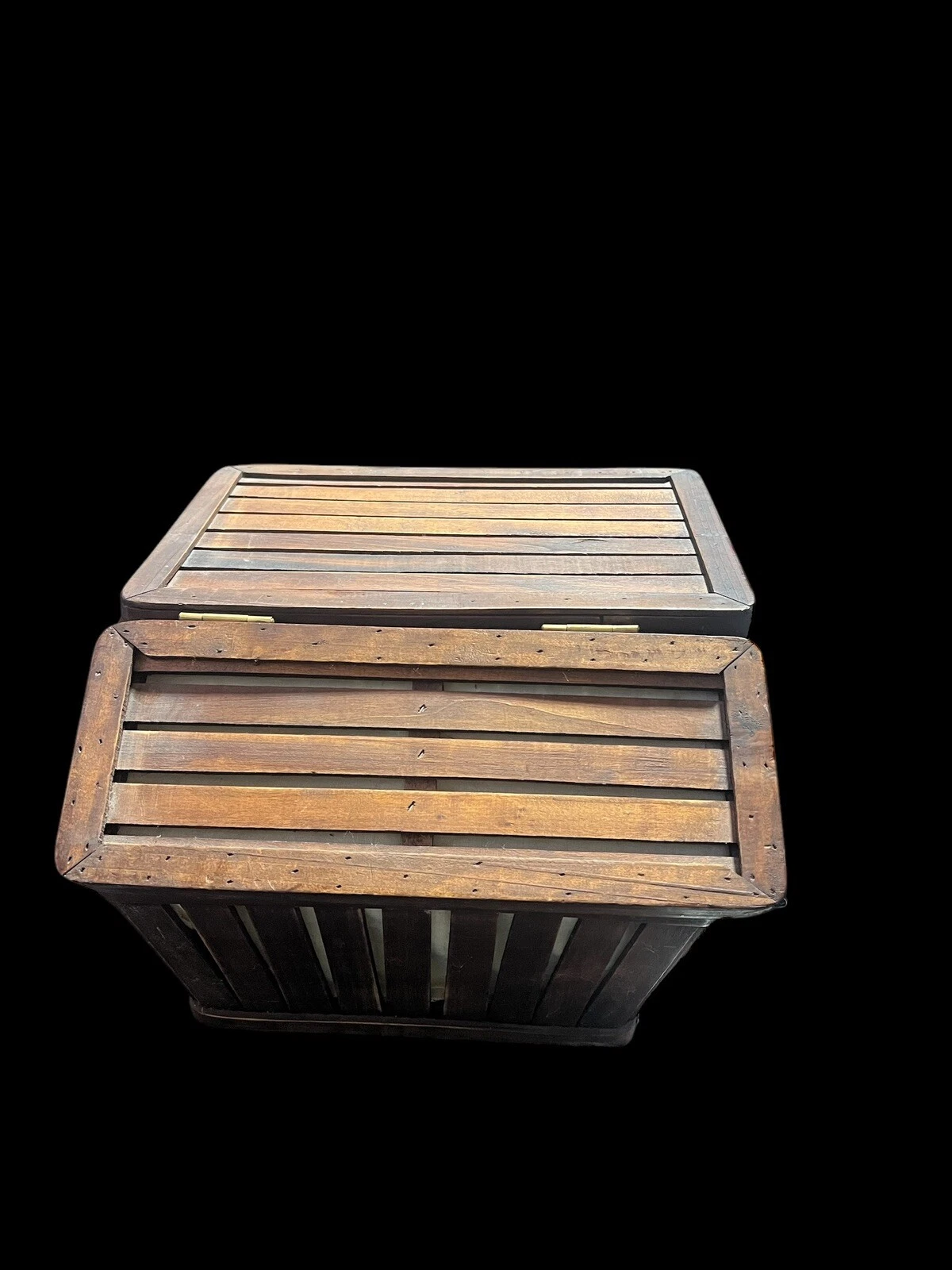 handmade slotted bread and veggie lined box