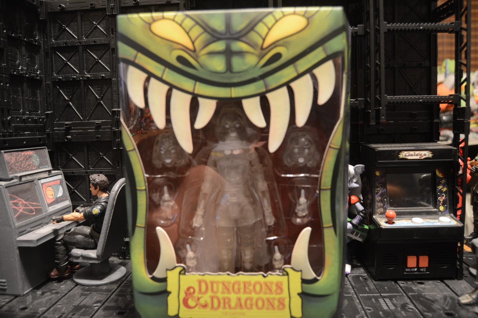 Dungeons & Dragons The Cartoon Sheila The Thief Cloak Of Invisibility Super 7