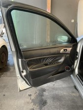 Lève vitre Peugeot 607