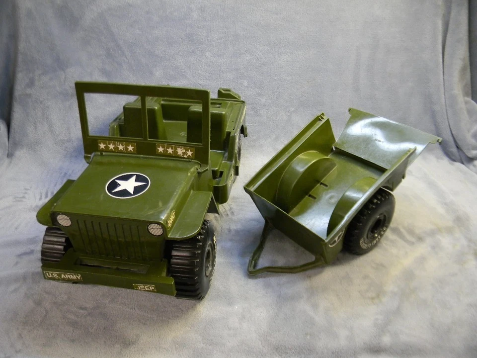 VINTAGE 1973 1/6 SCALE EMPIRE CAROLINA INC. U.S. ARMY O.D. GREEN JEEP W/TRAILER - Image 2 of 4