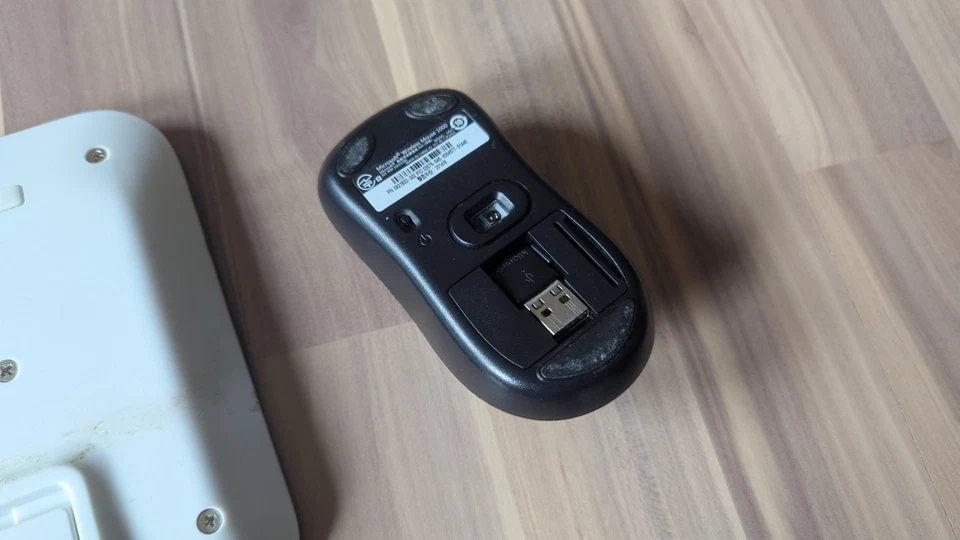 Microsoft® Wireless Keyboard 800 Model 1455 + Maus (USB Stick) ! Beschr. lesen! - Bild 3 von 3