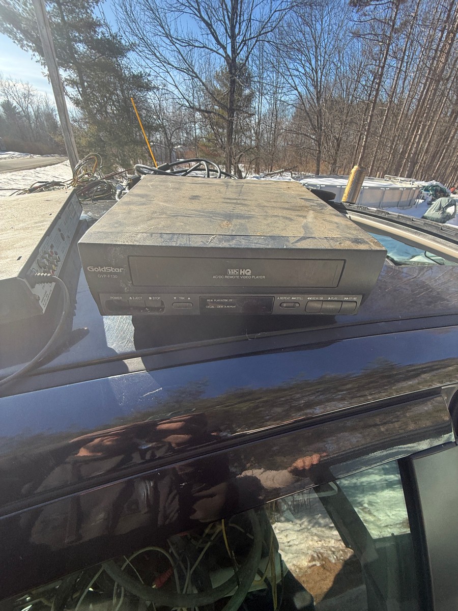 GoldStar GVP-F130 VHS VCR Player