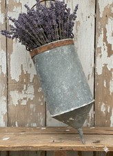 Antico Secchio Zinco con manico, Vaso sospeso per piante, Fioriera, Lavanda 