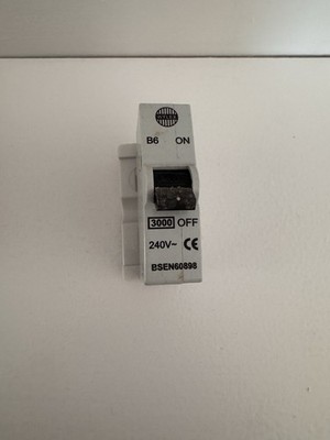 WYLEX 6 AMP MCB - PUSH PLUG IN - 6 - B6 + BASESHIELD, SCHNELLER VERSAND 