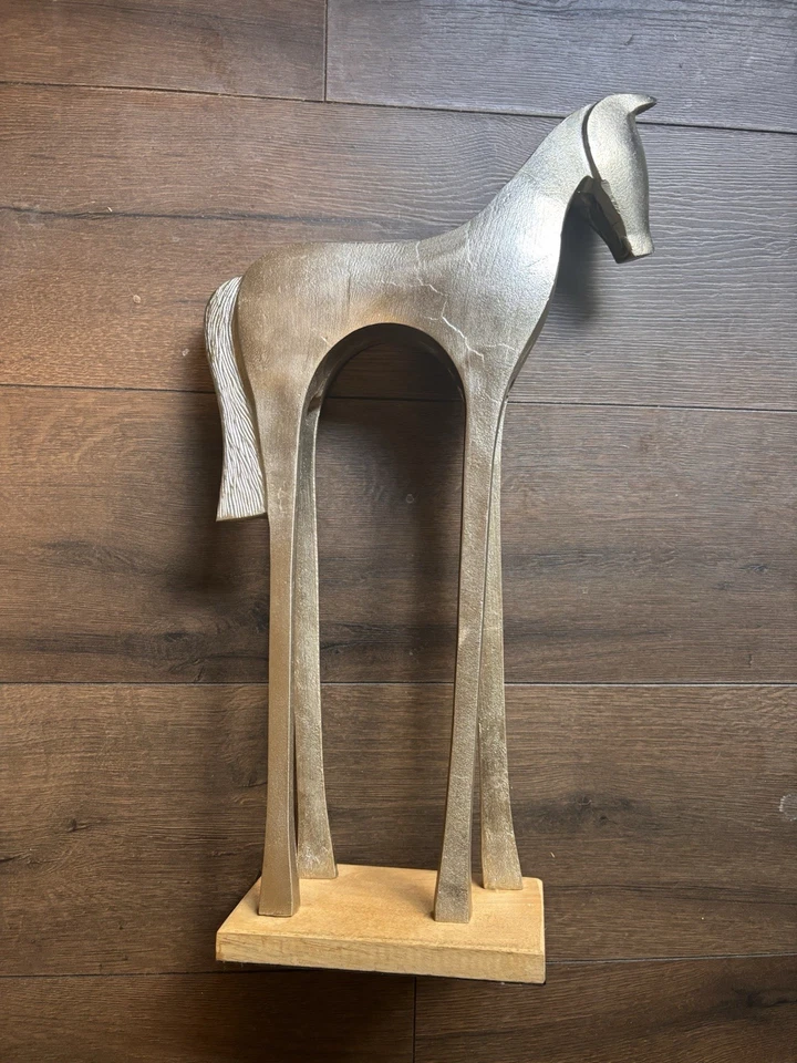 Алюминиевая статуэтка лошади Cyan Design Trotter 20 x 12 дюймов - Изображение 2 из 2