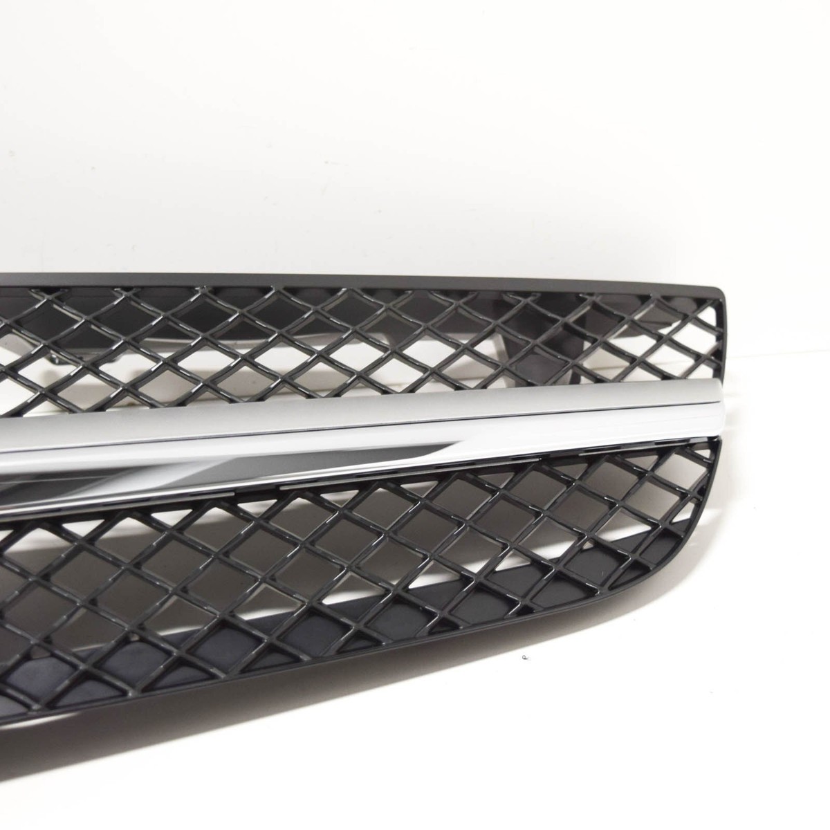 MB SL R230 Front Bumper Radiator Grille A2308802283 9776 NEW 