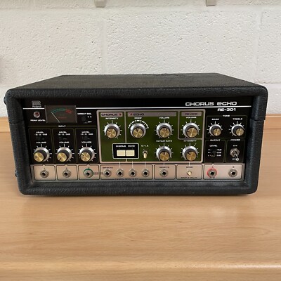 Roland RE-301 ジャンク品 ROLAND RE-301 TAPE CHORUS ECHO VINTAGE EFFECTS UNIT PRO AUDIO