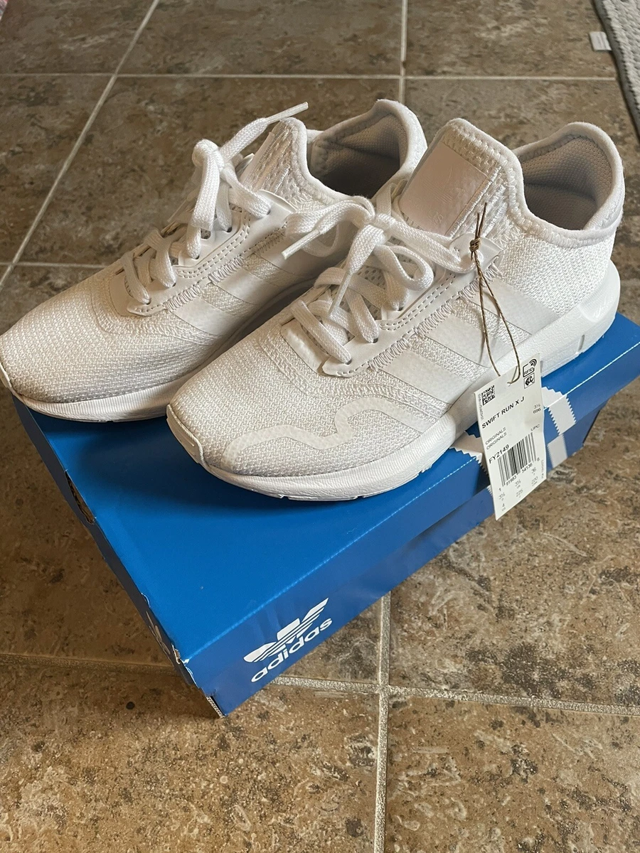 Adidas Youth Swift Run X J Shoe Size 4 US Boys Girls Triple white