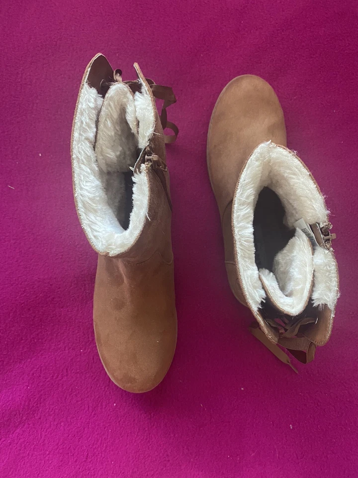 Botas de gamuza de invierno Air Walk 8 1/2 forradas de piel marrón Foto 4 de 4