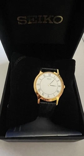 Vintage Seiko V700-8A10 Quartz Watch NOS with Box papers Seiko Classic Dial Watc