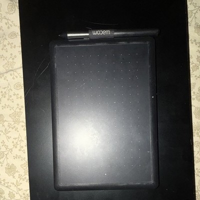 Wacom Bamboo Graphics Tablet CTH-300 USB with Stylus Pen Black/Red