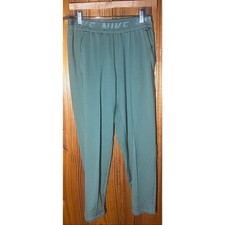 Nike Women’s Dri Fit Tapered ankle pants olive green Athleisure gym size medium